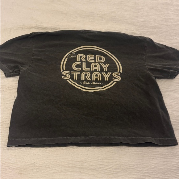 Red Clay Strays Cropped Tee - Picture 2 of 5